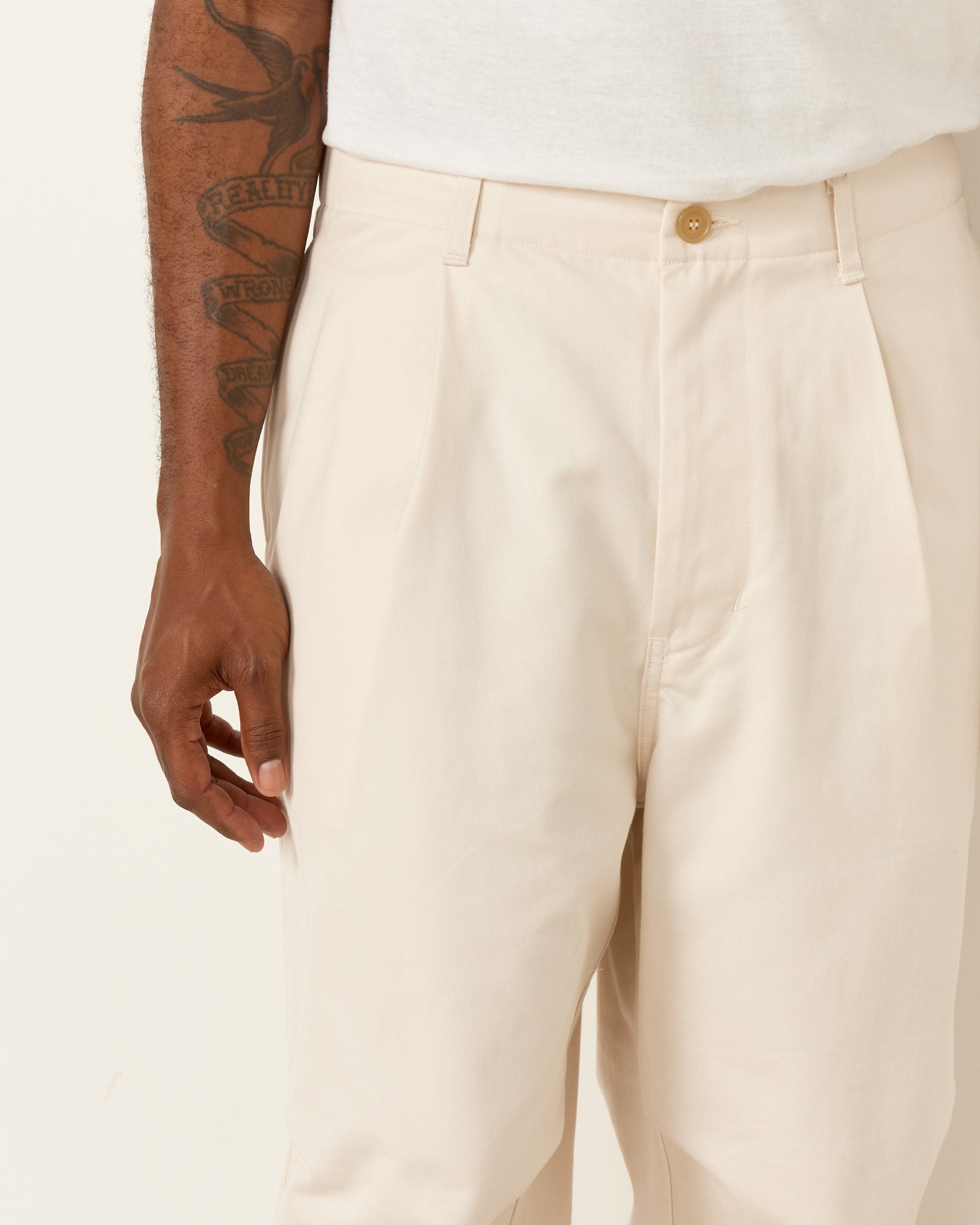 Selvedge Knee Tuck Pant in Ecru