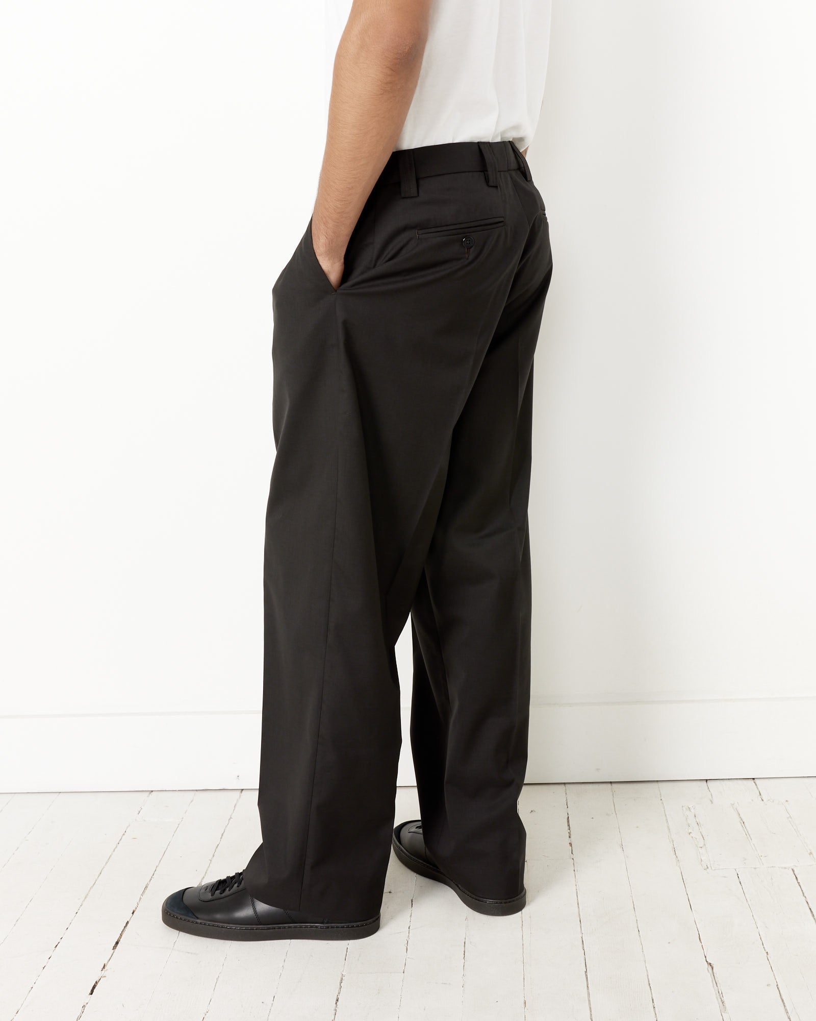 Service Trouser in Dark Brown