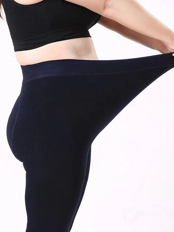 Winter-Ready Women's Fleece-Lined Leggings with Handy Side Pockets